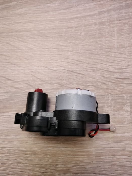 Silnik napędu szczotki Yeedi vac hybrid dvx34