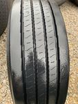 B71. 285/70/19,5 Goodyear Kmax T