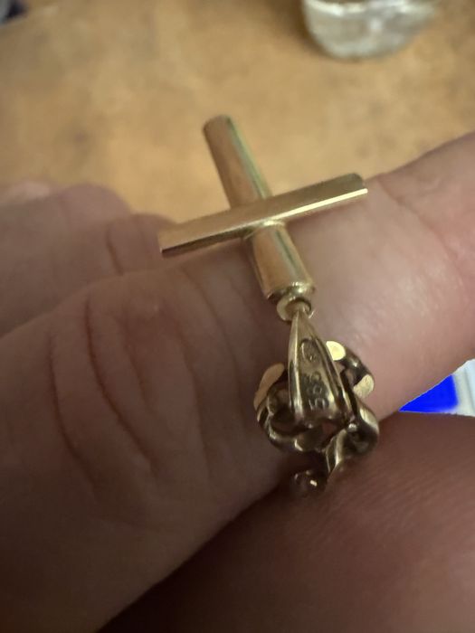 Złota kuta pancerka z krzyżykiem 16,21 g