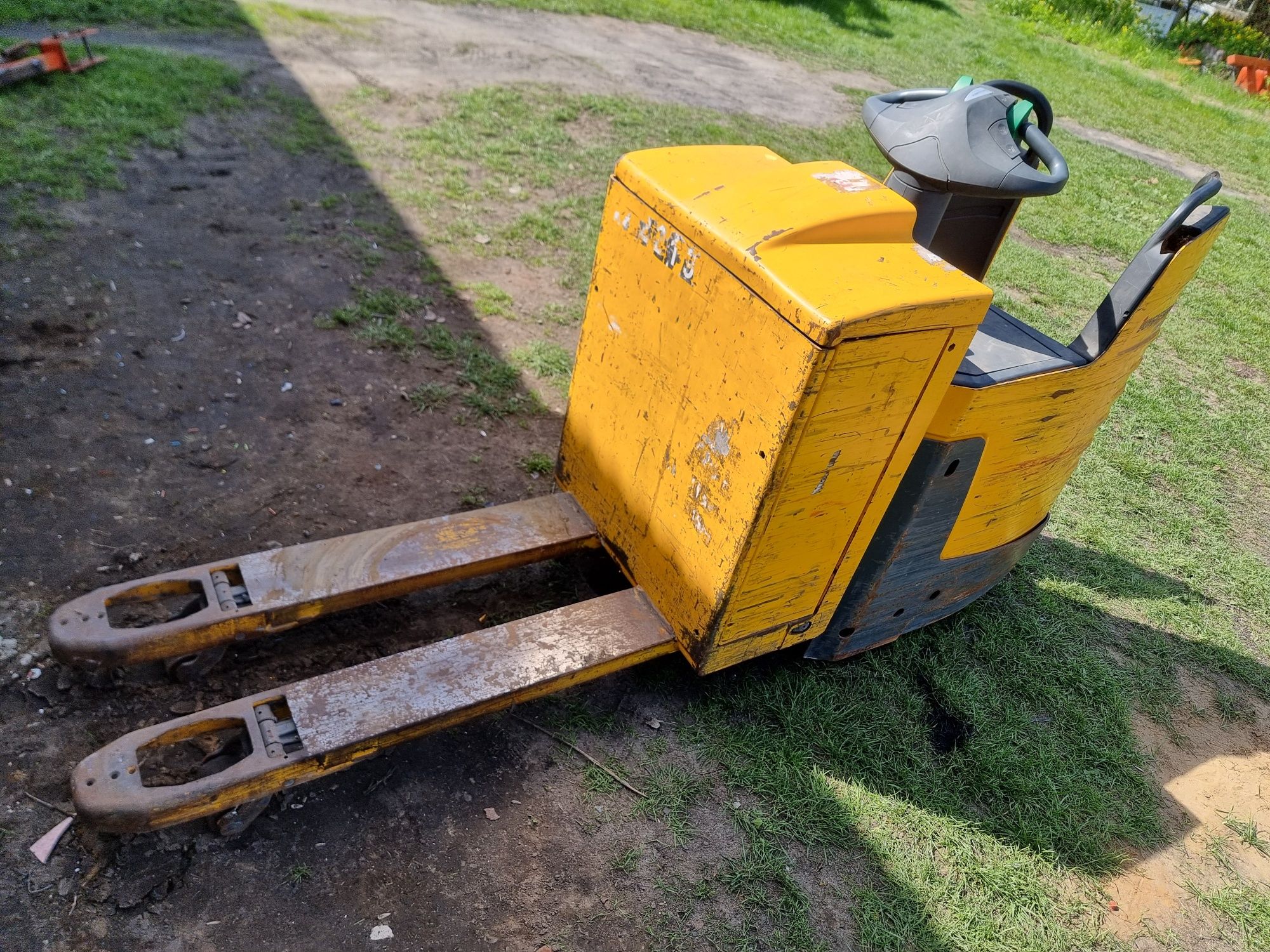 Wózek  elektryczny jungheinrich ere 225. 2015r