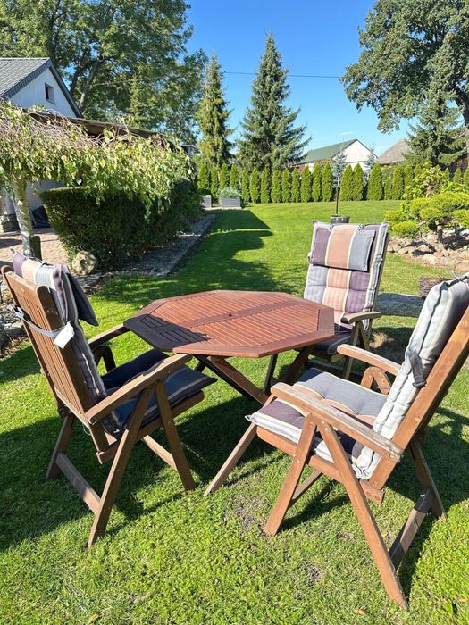 Meble ogrodowe z egzotycznego drewna