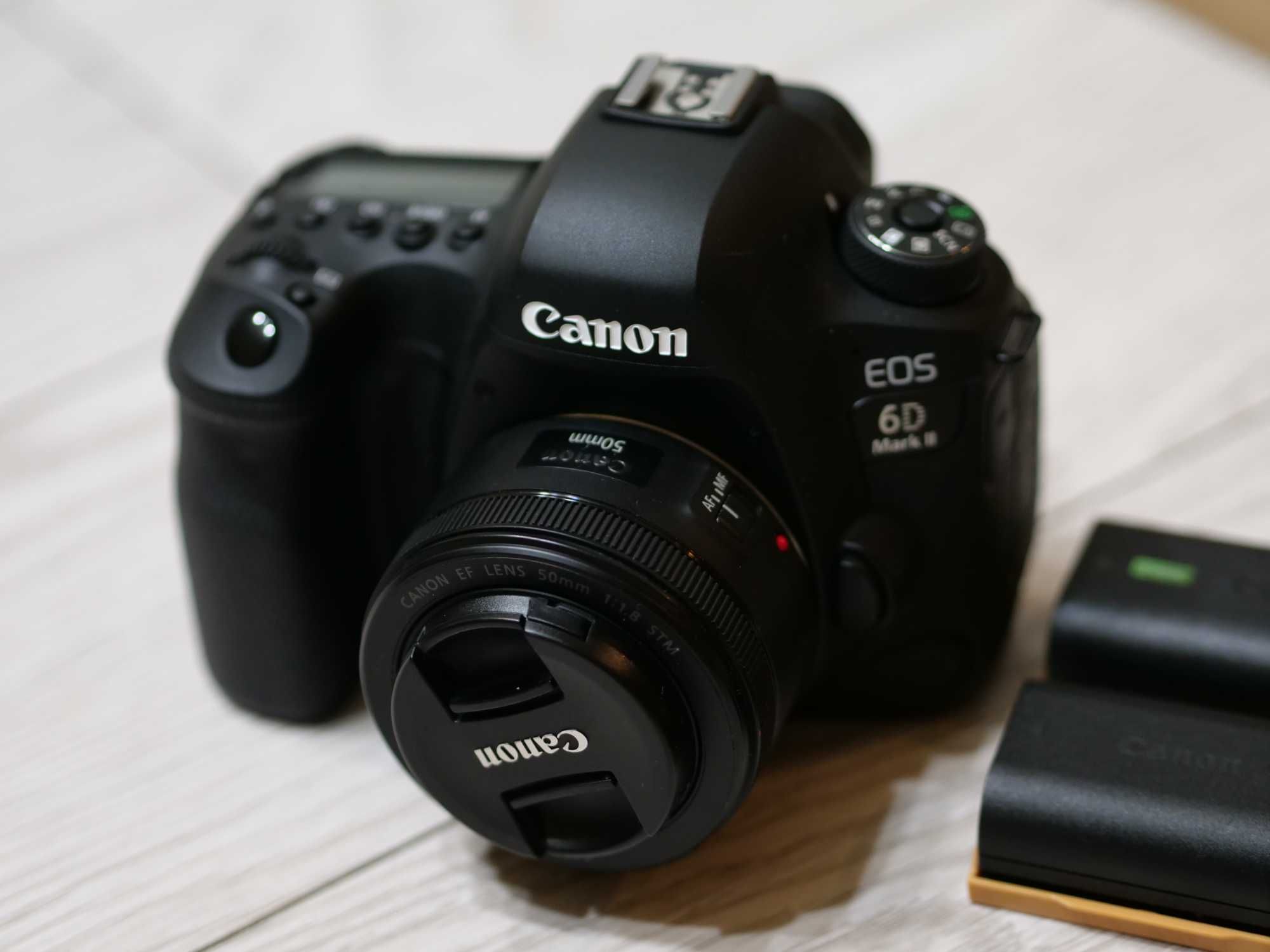 Canon EOS 6D Mark II jak nowy + obiektyw i 3 baterie - niski przebieg!