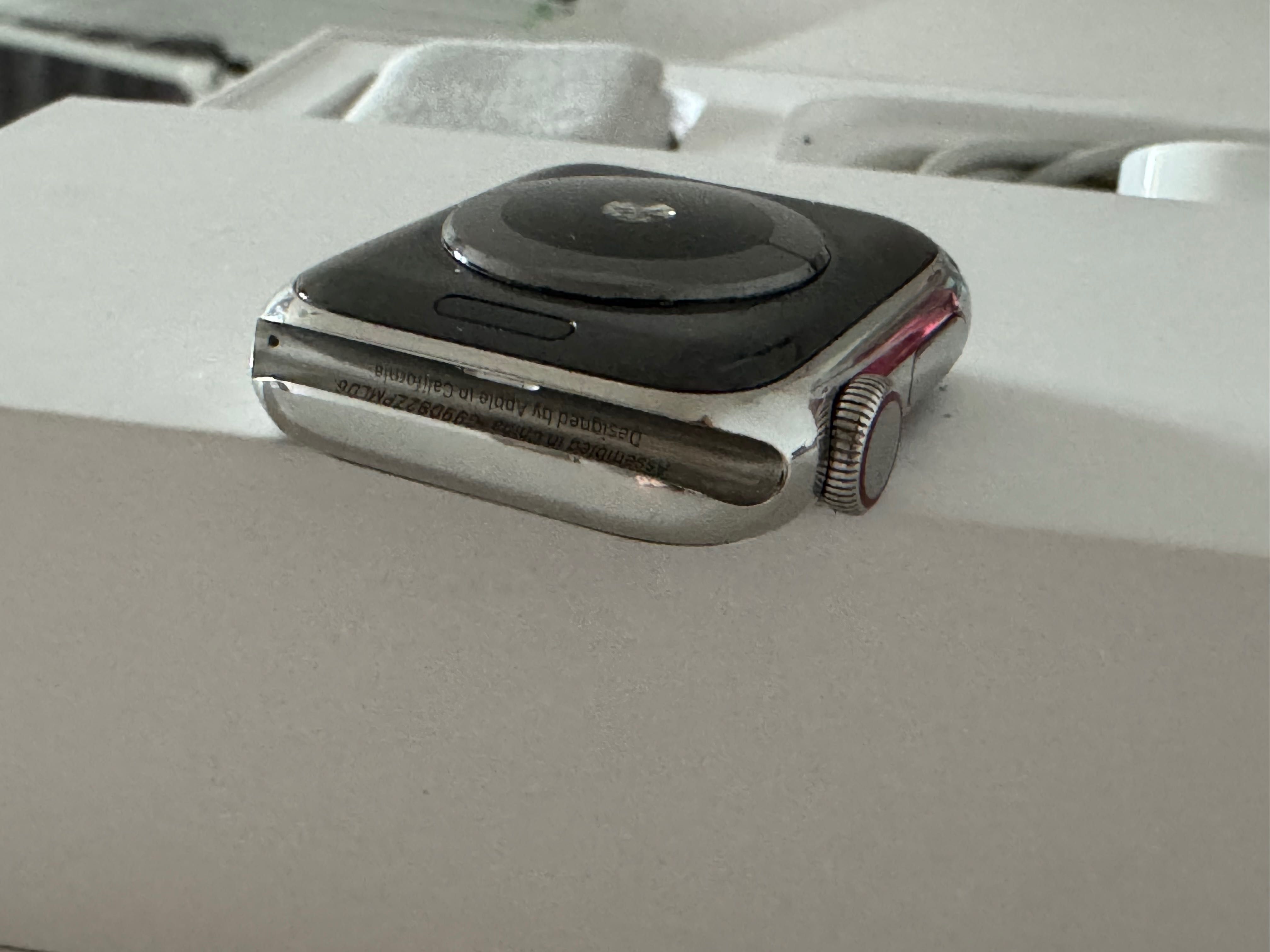 Apple Watch 5 40mm Stainless Steel GPS CEL
