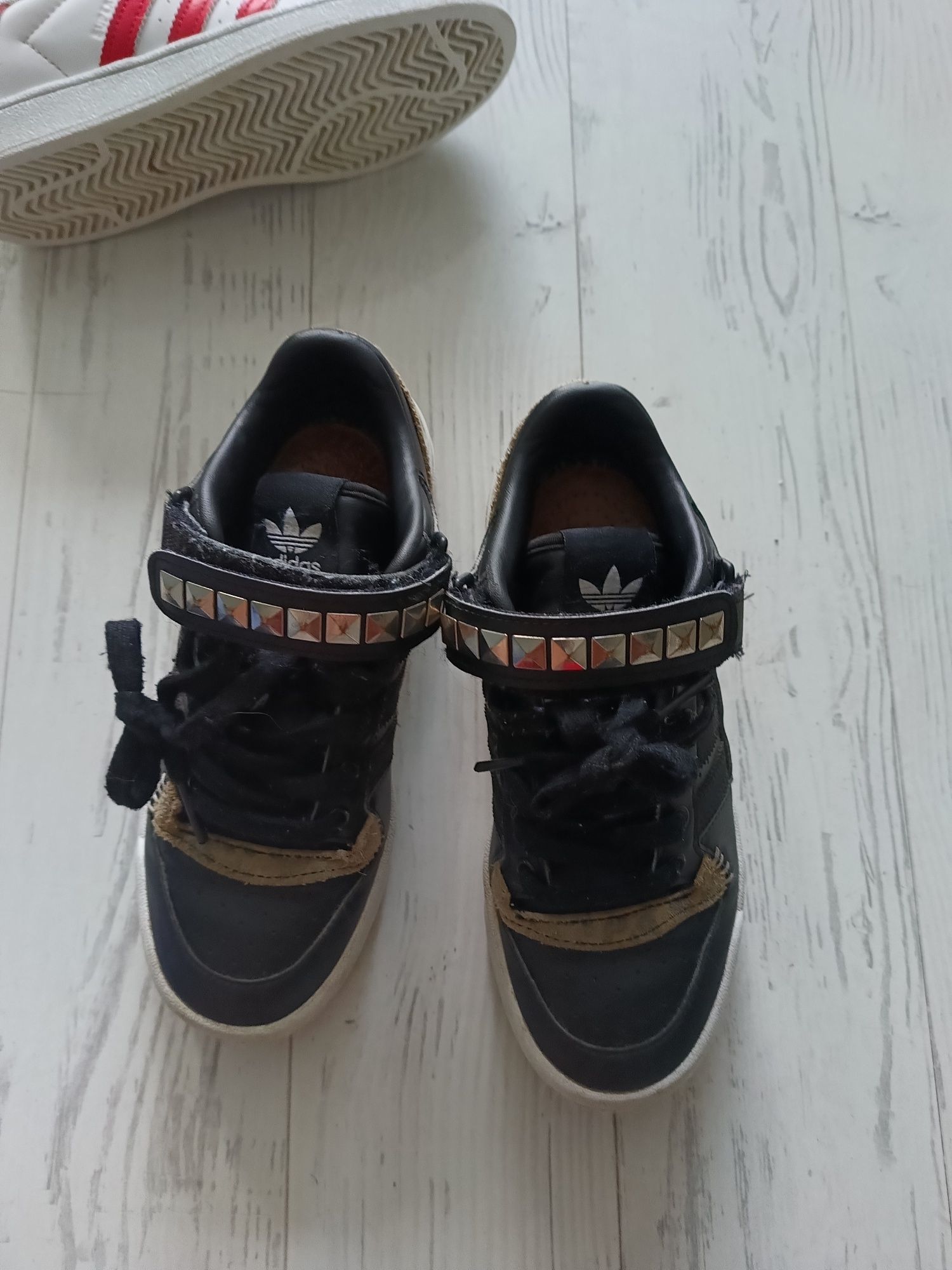 Buty Adidas dla dziewczynki r35