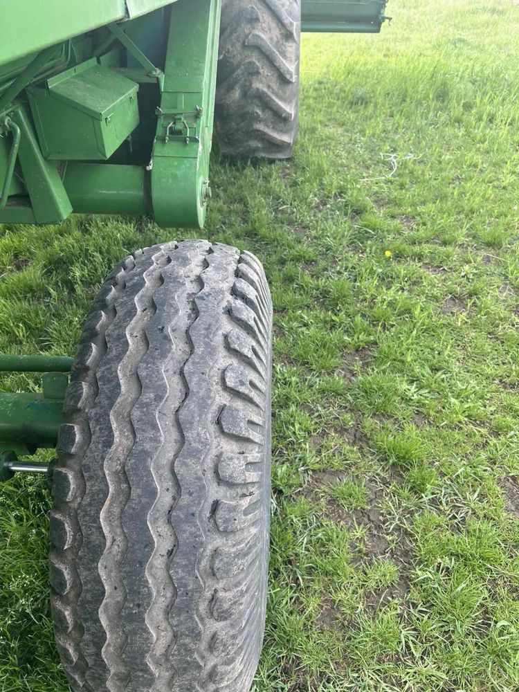 Комбайн John Deere 975