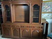 Armário de madeira maciça com 4 portas, estante e 2 vitrines,
