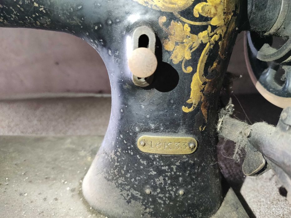 Zabytkowa Maszyna do Szycia Singer 16K33