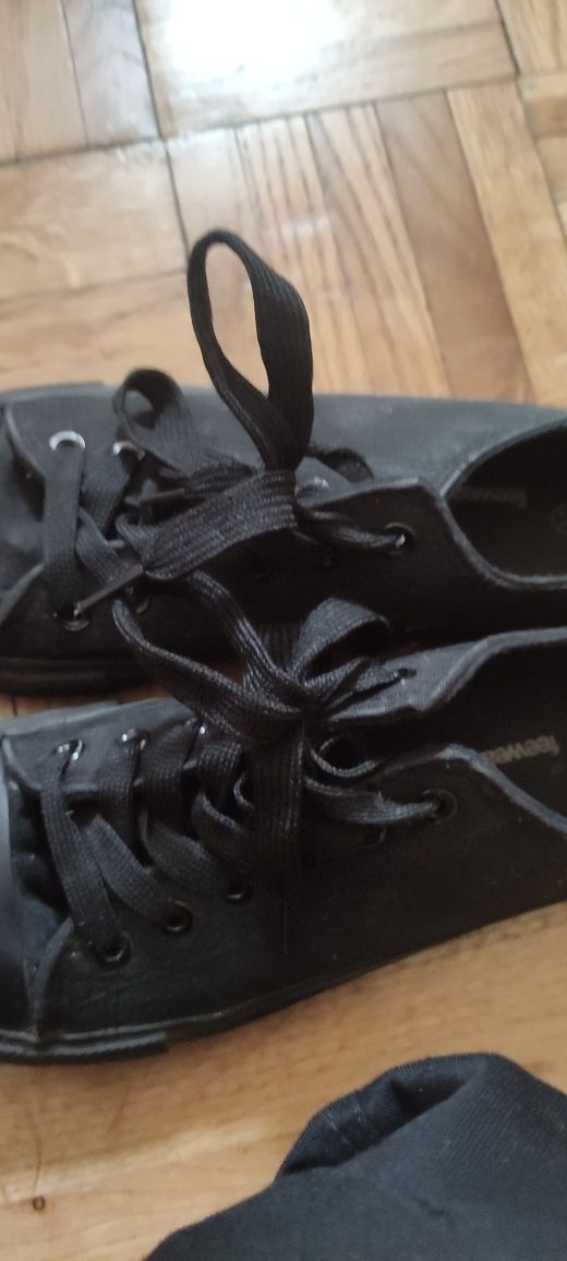 Czarne trampki niskie feewear