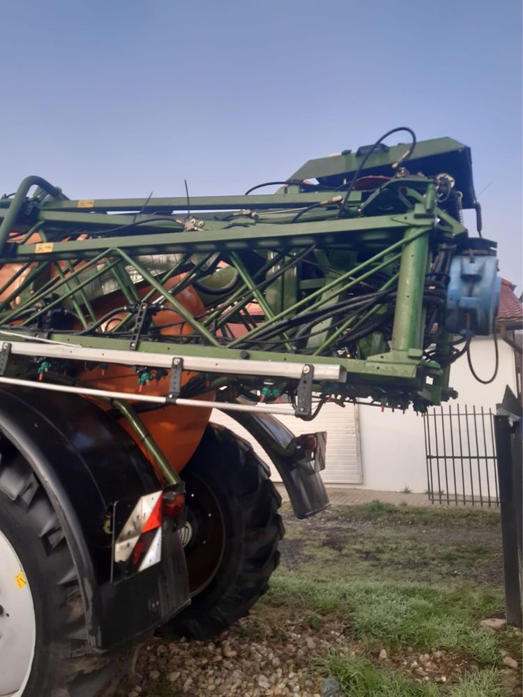 Opryskiwacz Amazone UX 5200 belka 36 m