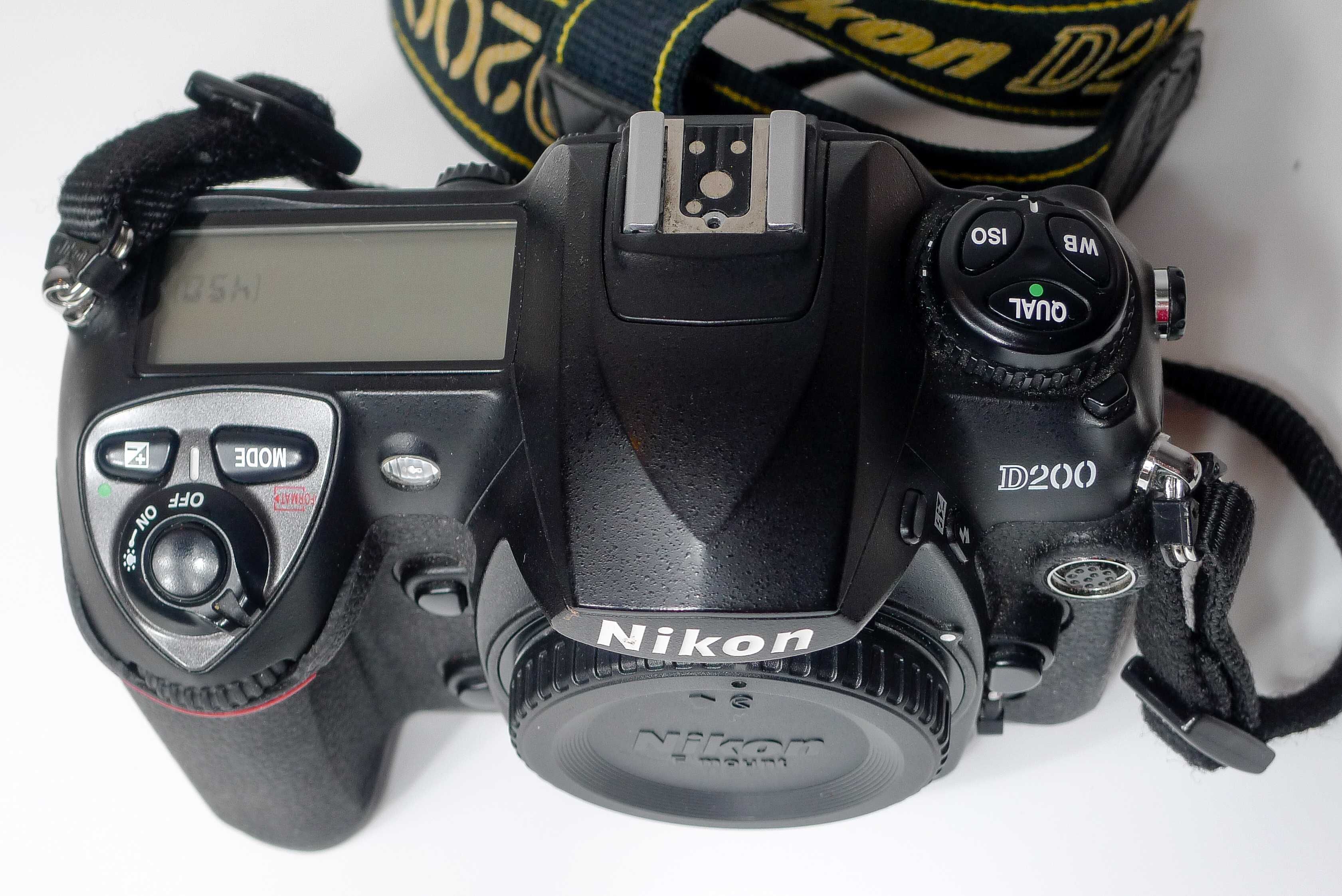 Nikon D200 aparat w dobrym stanie, przebieg 35700 zdjęć