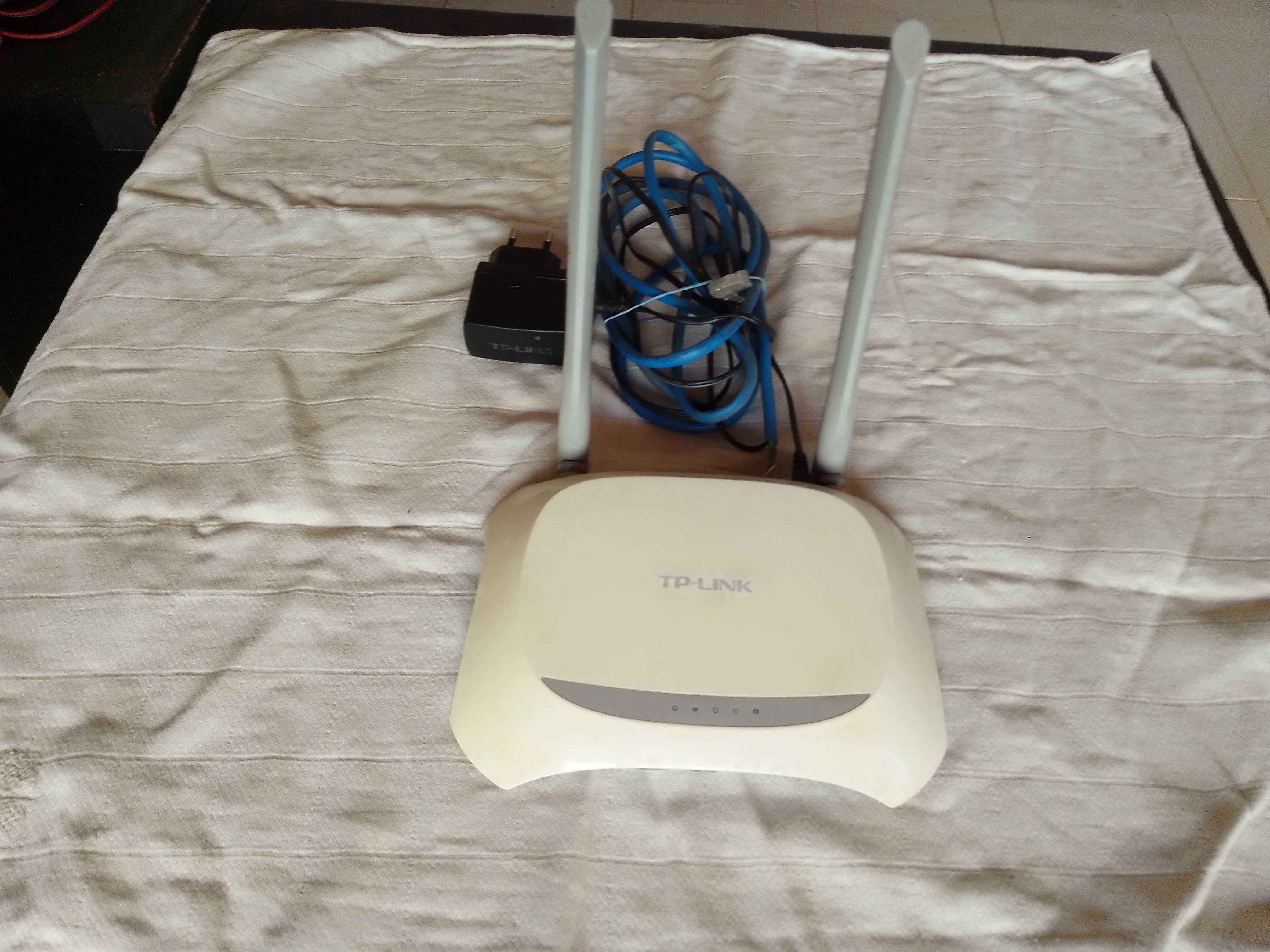 TP- Link 3000 Mbps wiresless N Router