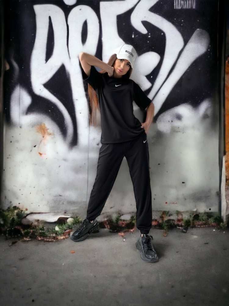 Спортивный костюм Nike черный футболка и штаны