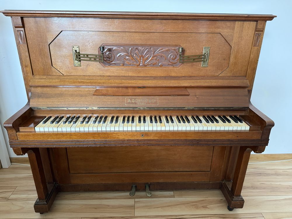 Zabytkowe pianino A. Schutz & Co. Brieg