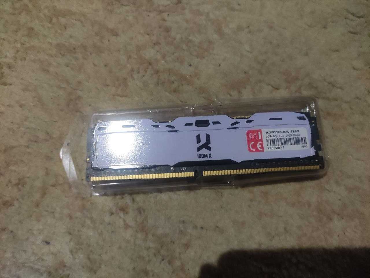 Модуль пам'яті DDR4 2x8GB/3000 GOODRAM Iridium X
