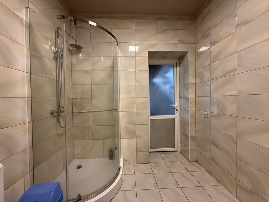 Оренда приміщення під бізнес у Винниках (біля комплексу «Пальміра»)