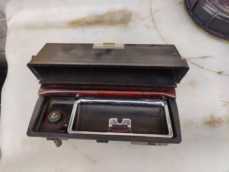 Audi A8 D2 popielniczka zapalniczka schowek