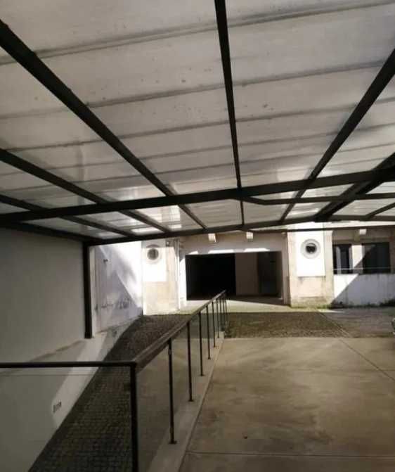 Lugar de garagem na Praça da República - Baixa!