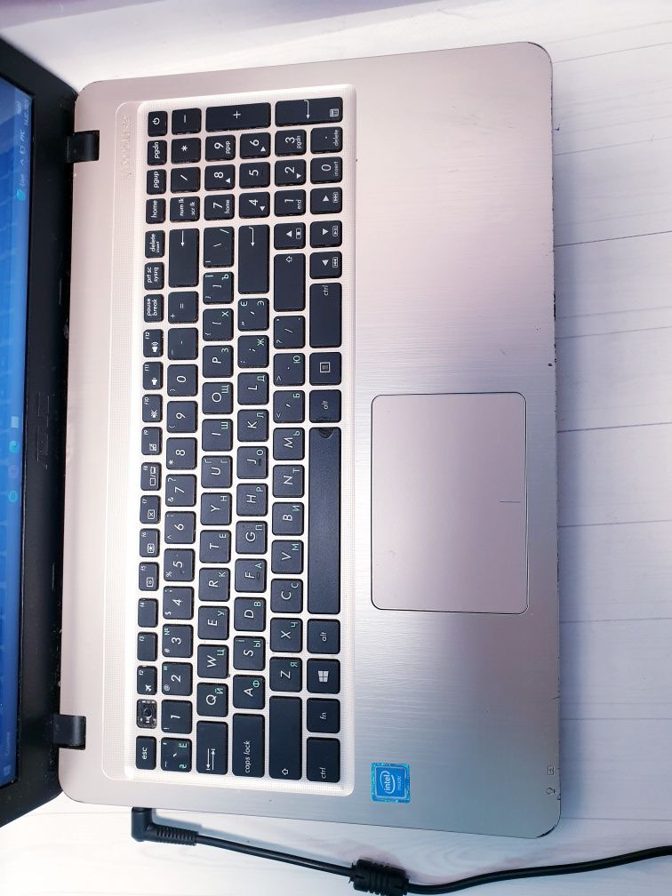 Ноутбук Asus X540S
