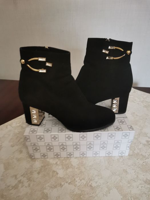 Ботинки зимние чёрные натуральный замш и мех пр-во Турция размер 40