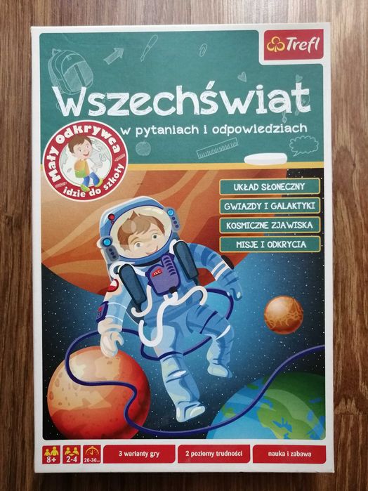 Gra planszowa Wszechświat w pytaniach i odpowiedziach Trefl