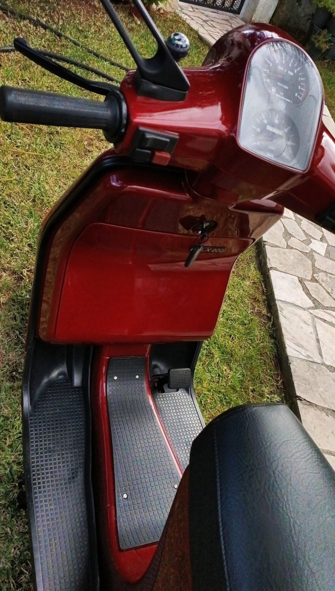 Vespa Cosa 200 LX
