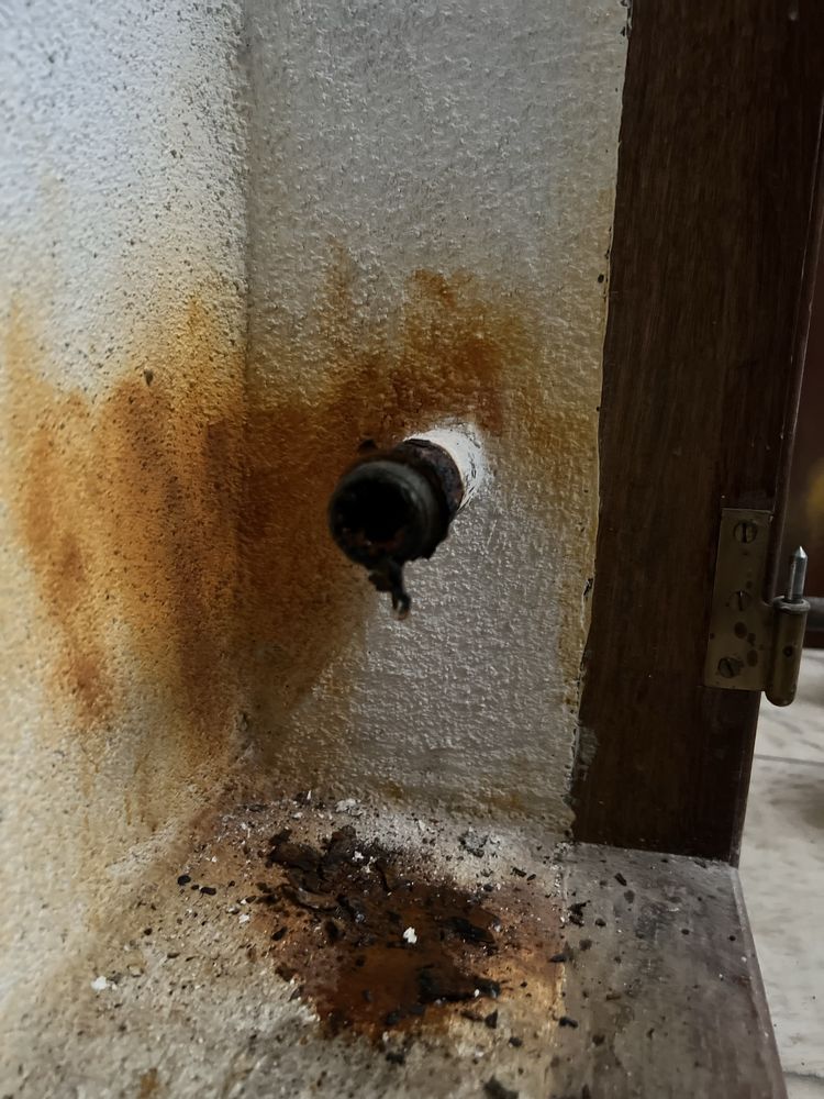 Piquete 24 horas eletricidade e canalização .