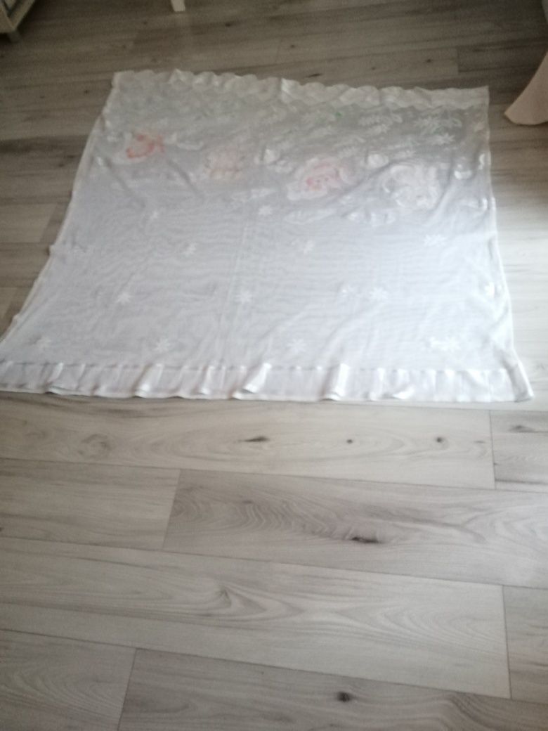 Biala firana dziecinna