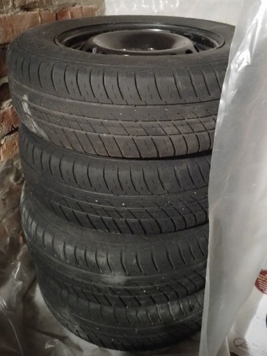 Продам  шини з дисками R14