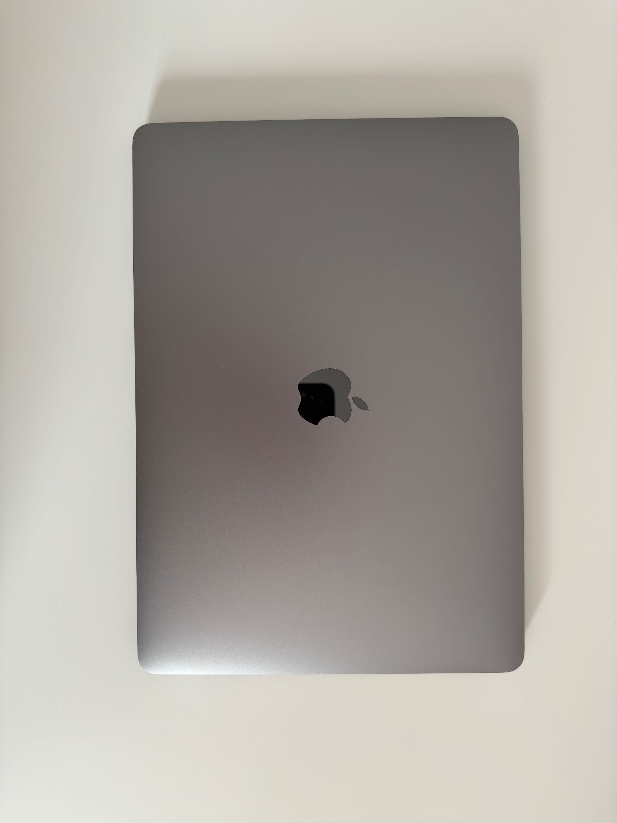 MacBook Pro 13 cali 2019