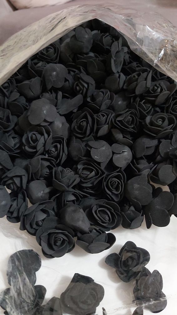 Czarne róże różyczki piankowe 3 cm bez drucika bez tiulu duża ilość