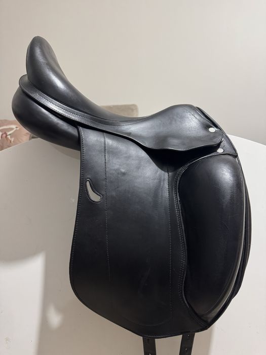 Siodło ujeżdżeniowe Equipe Emporio.