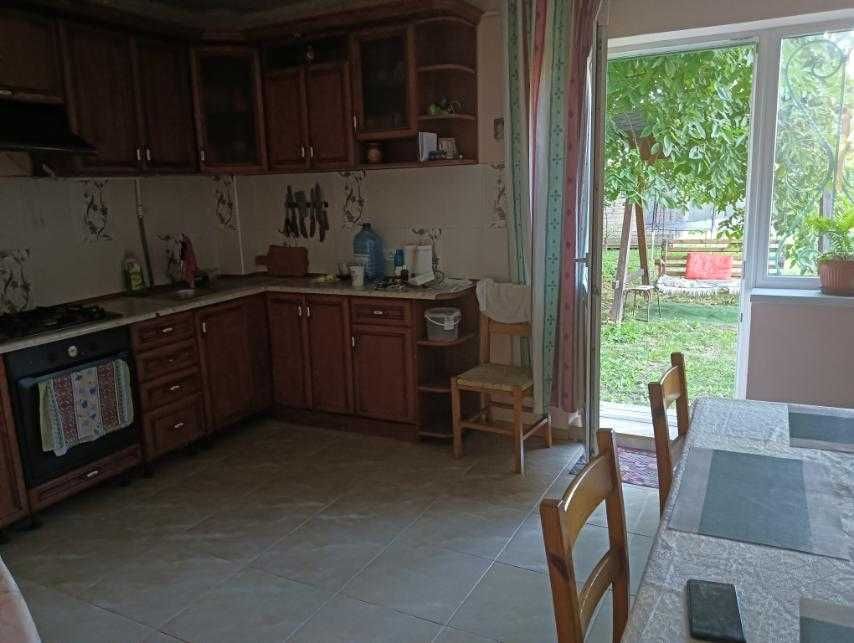 Продаж будинку по вул.Коновальця