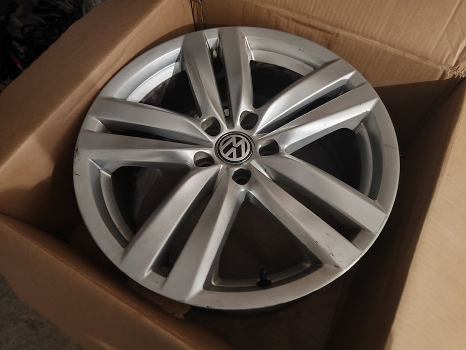 Оригінальні Диски VW passat b7 highline (kansas) 18