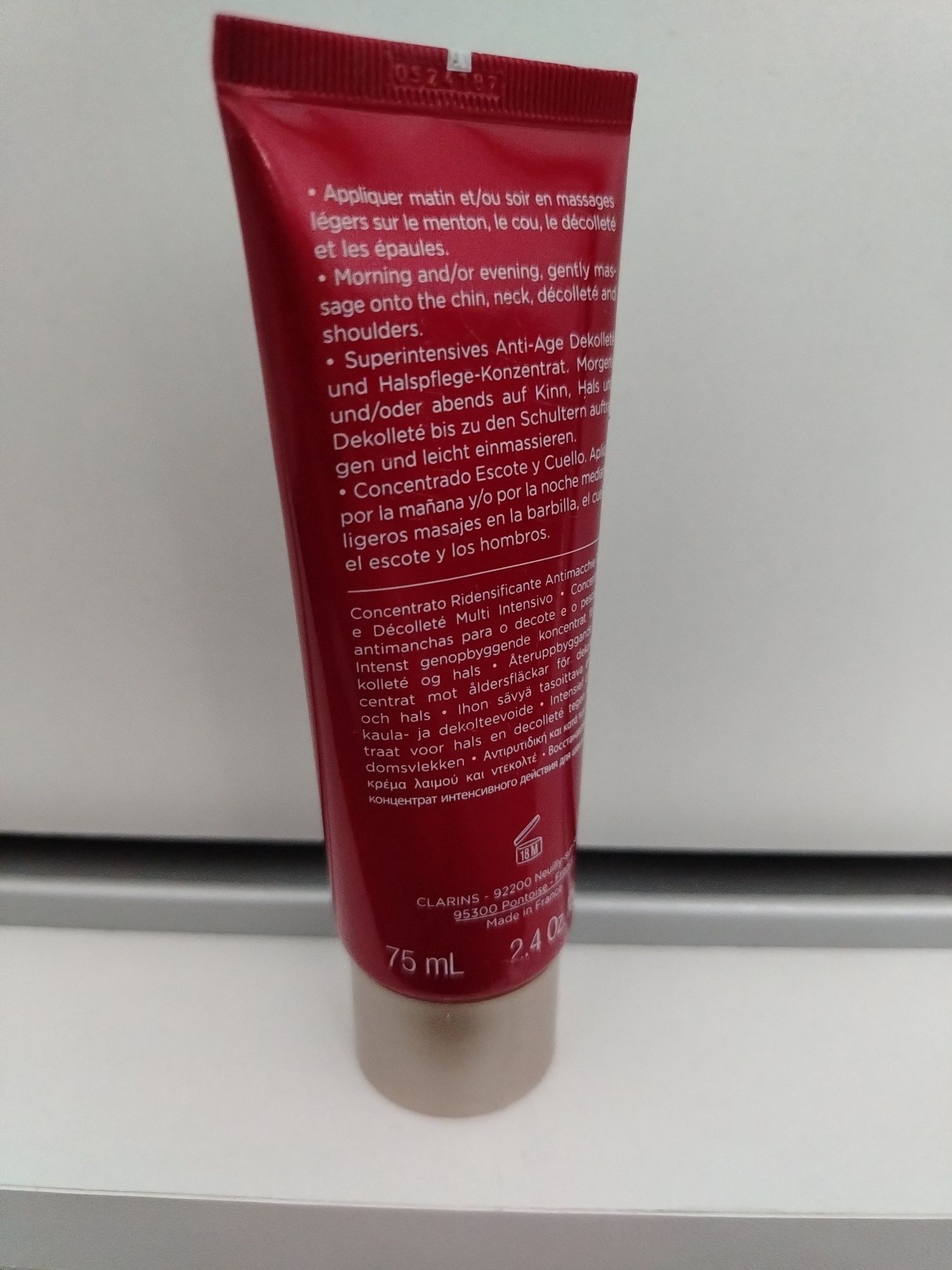 Clarins Krem do pielęgnacji dekoltu 
Koncentrat do pielęg