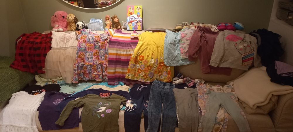 Paka ubrań r. 110 +buty+ zabawki + ksiażeczki+gratisy