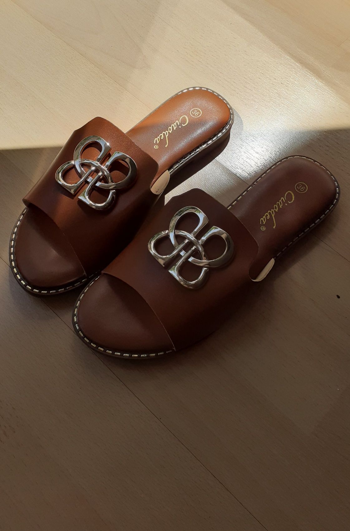 Hit! Buty nowe klapki brązowe 36 camel płaskie ciaodea