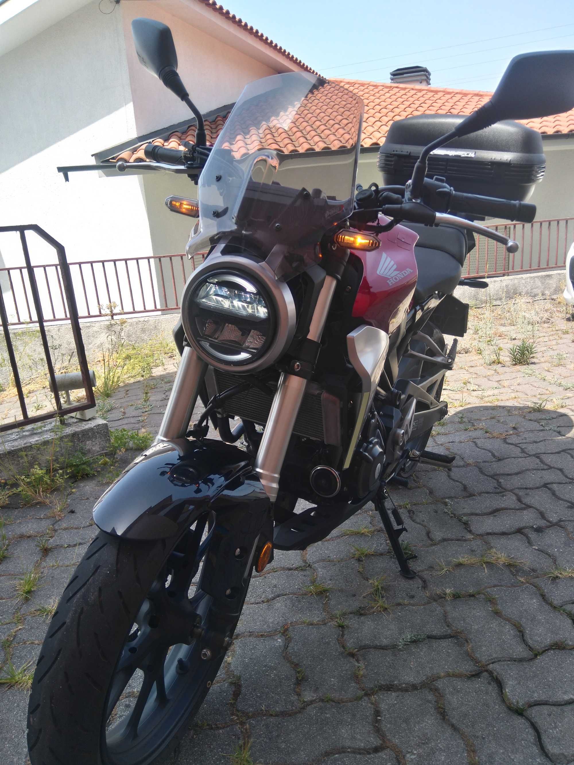 Honda Cb300 muito estimada