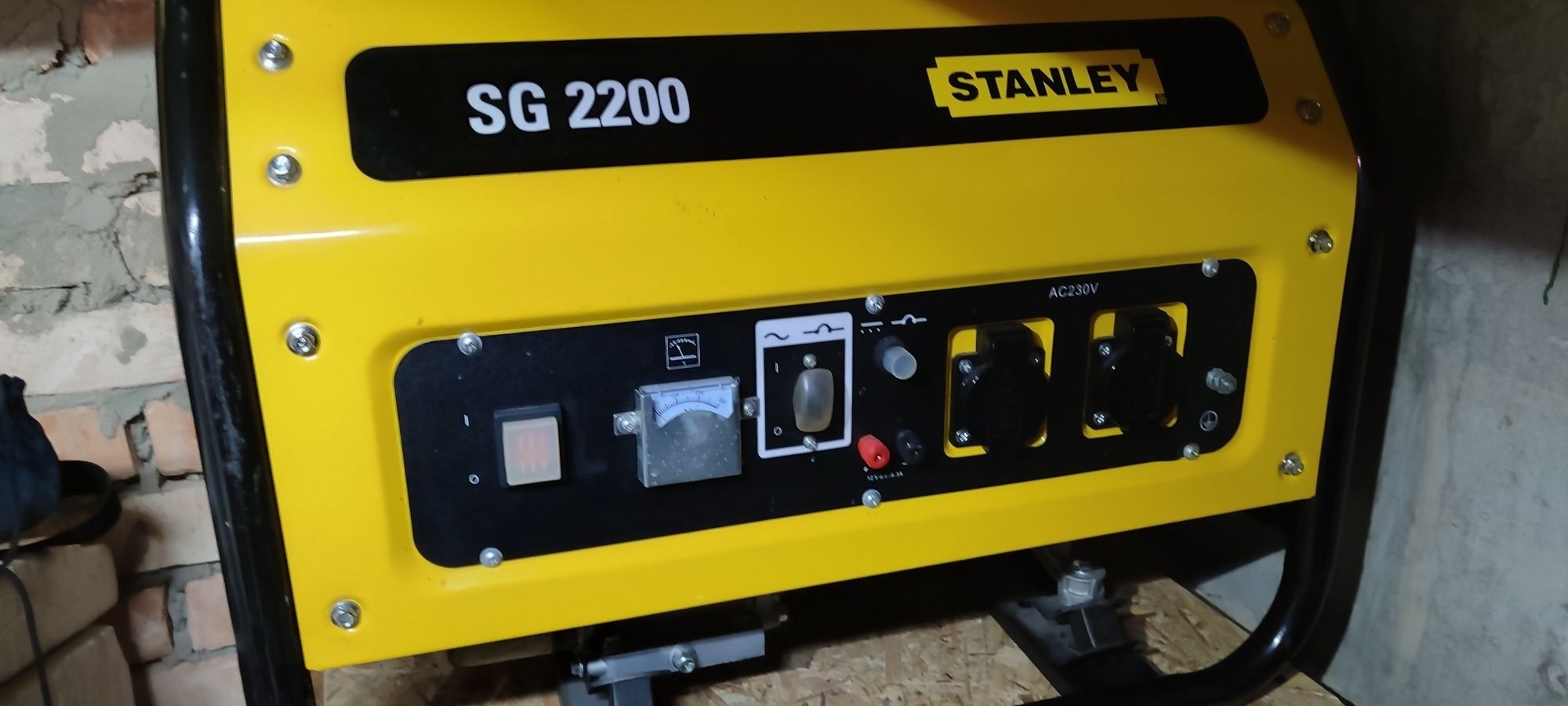 Бензиновий генератор Stanley SG2200