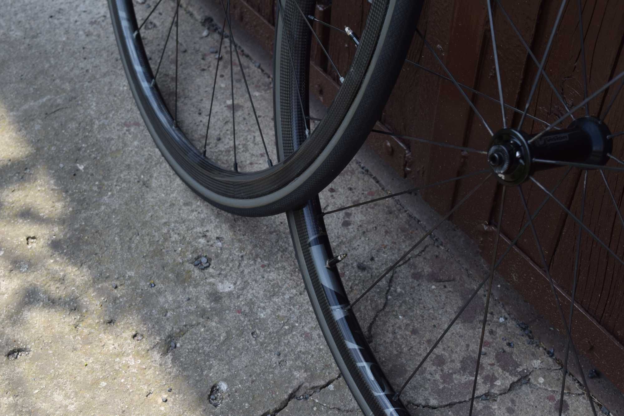 Koła karbonowe Vision TC24 w świetnym stanie / Shimano / Pokrowiec