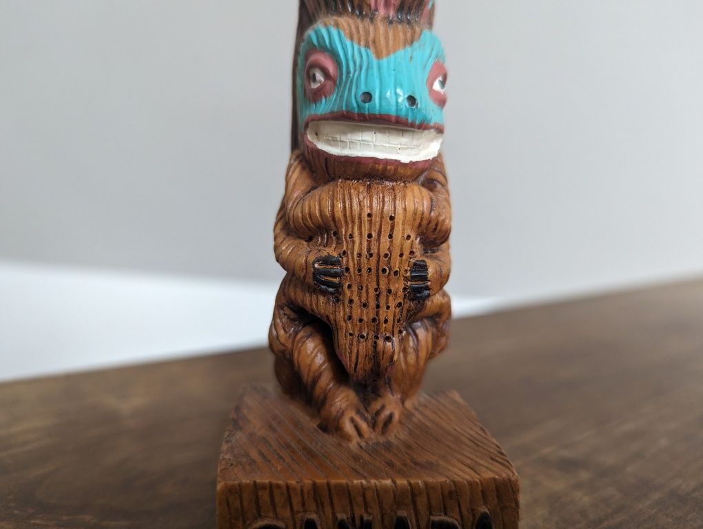 Totem indiański, orzeł, Canada