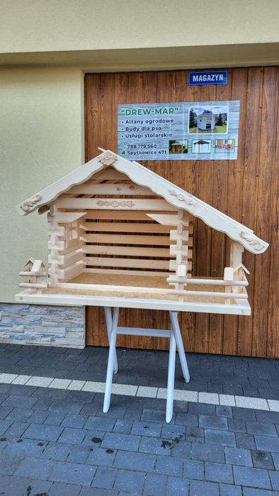 Szopka Bożonarodzeniowa z drewna  figurki  oświetlenie Led stajenka