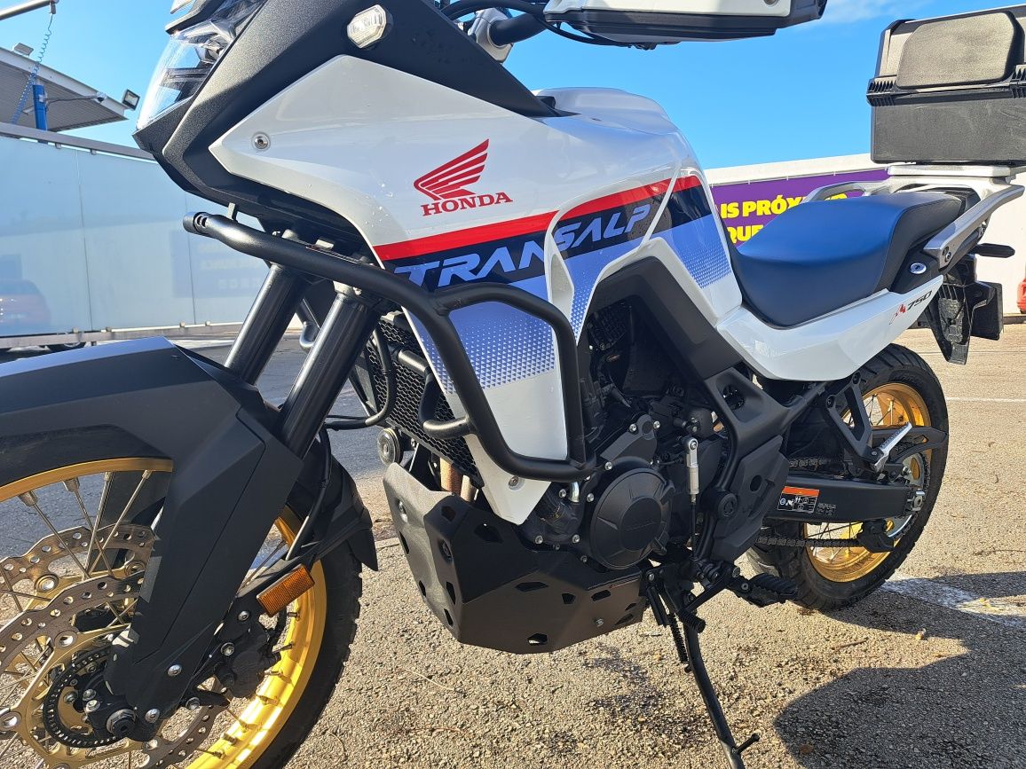 Honda Transalp 750 muitos extras