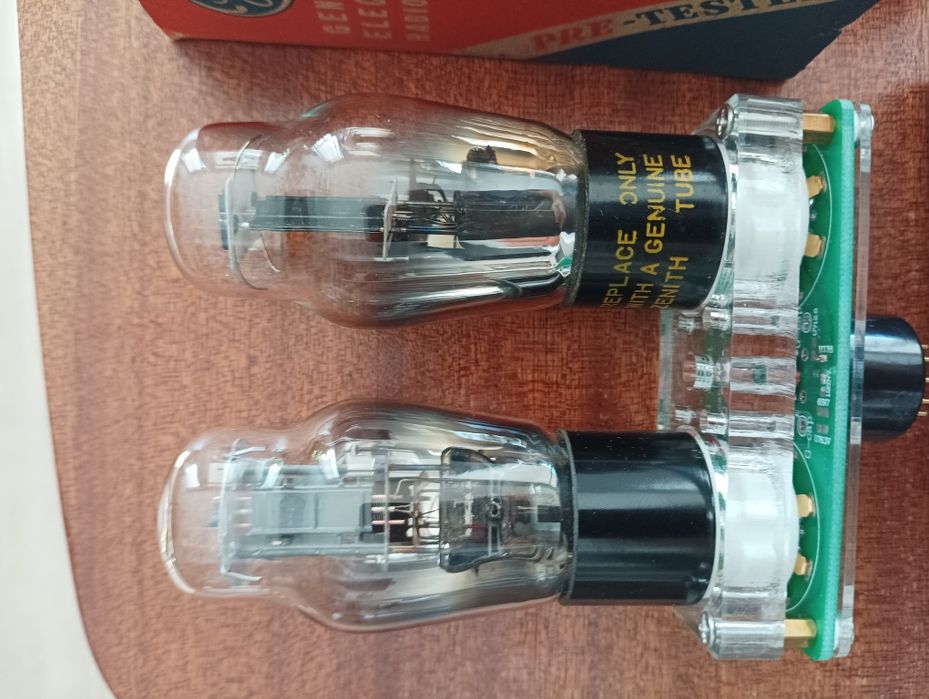 Lampowy wzmacniacz słuchawkowy Schiit Vali 2 plus lampy