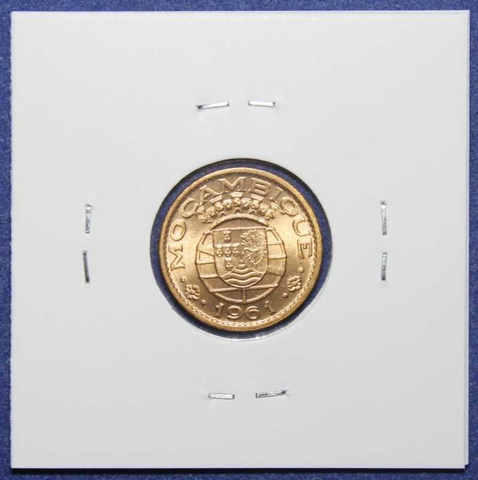 Moeda 20 Centavos 1961 Moçambique - Retirada de ROLO