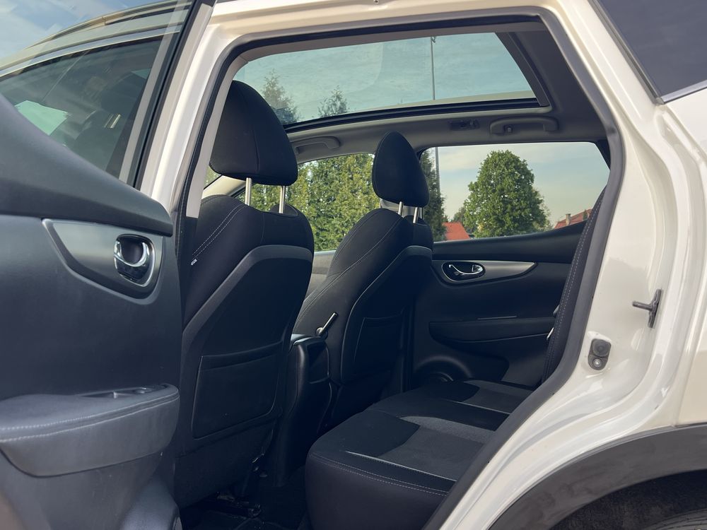 Nissan Qashqai_N-Conecta_Kamery 360_Radar_Czytnik znaków_Navi_Tekna