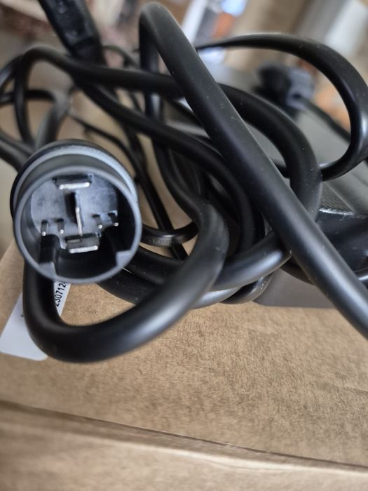 Ładowarka do Yamaha  630 Wh 42.0V--4.0A.Wysylka