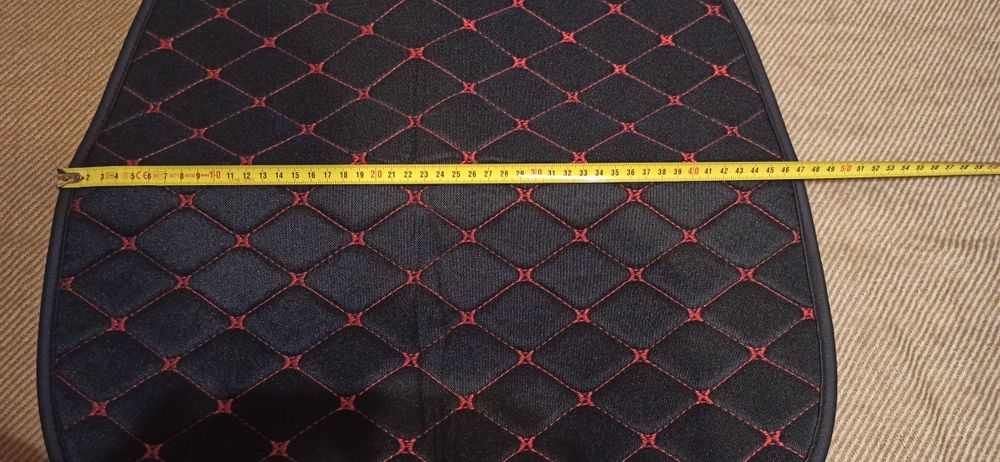 Pokrowce na krzesła samochodowe 4 sztuki. Rozmiar 47x47 cm.Cena za 4s