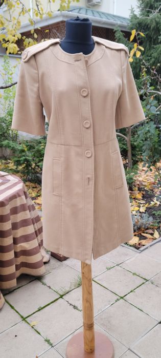 Современное платье из плотного трикотажа