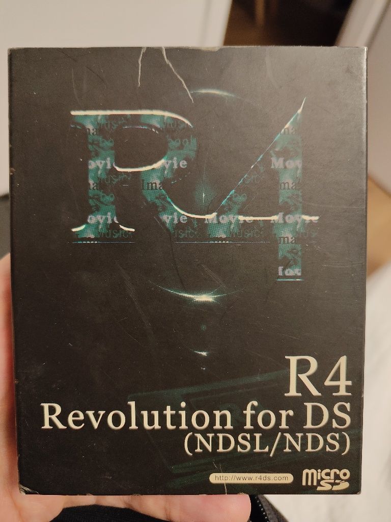 R4 Revolution - NDS Nintendo DS Jailbreak