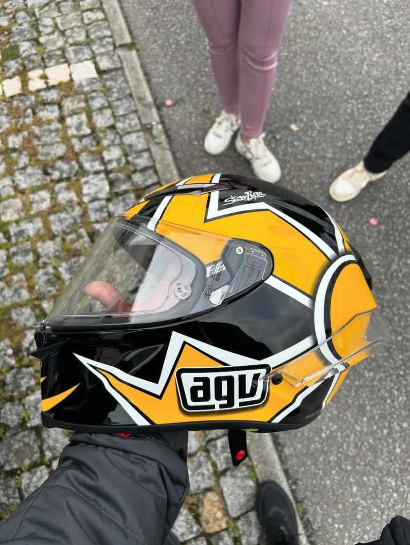 Capacete agv rossi  em caixa numerado